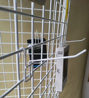 ชั้นเก็บอุปกรณ์กีฬา L650mm H1828mm สามด้านพร้อมล้อเลื่อน